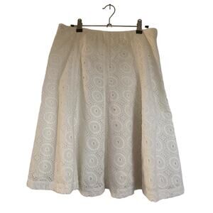 Cabi White Eyelet Knee Length Women's Skirt Size 6 Side Zip Fully Lined